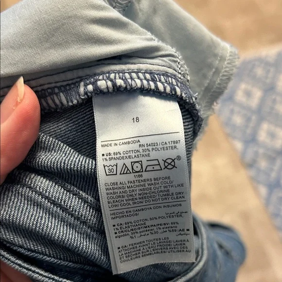 Old Navy Size 18 High Rise Wow Flare - Picture 3 of 4